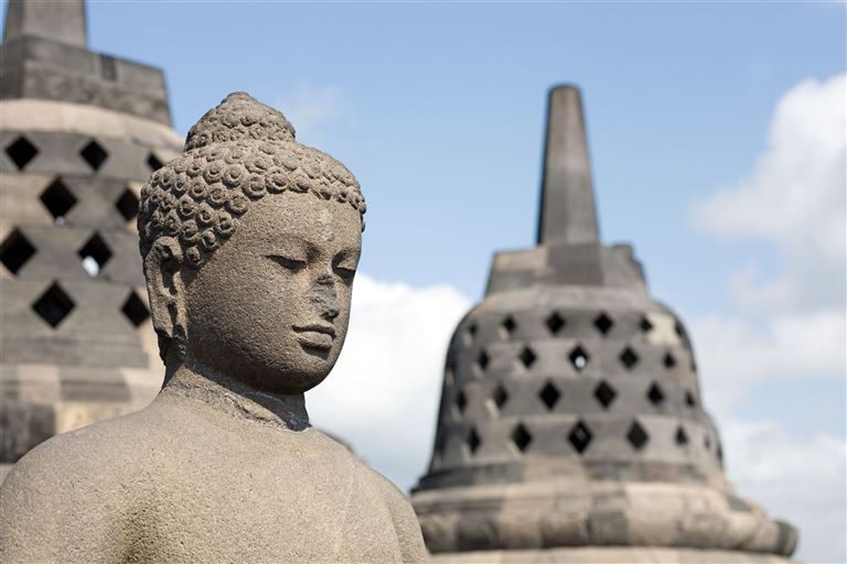 Indonesiens Schönheit & Kultur auf zwei Inseln ©LP7/istock